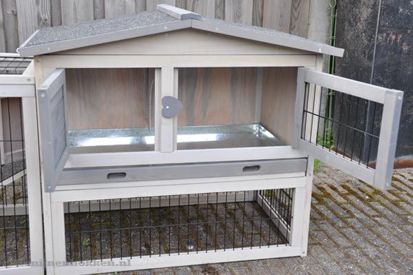 Voorkant van het hok kan geopend worden.